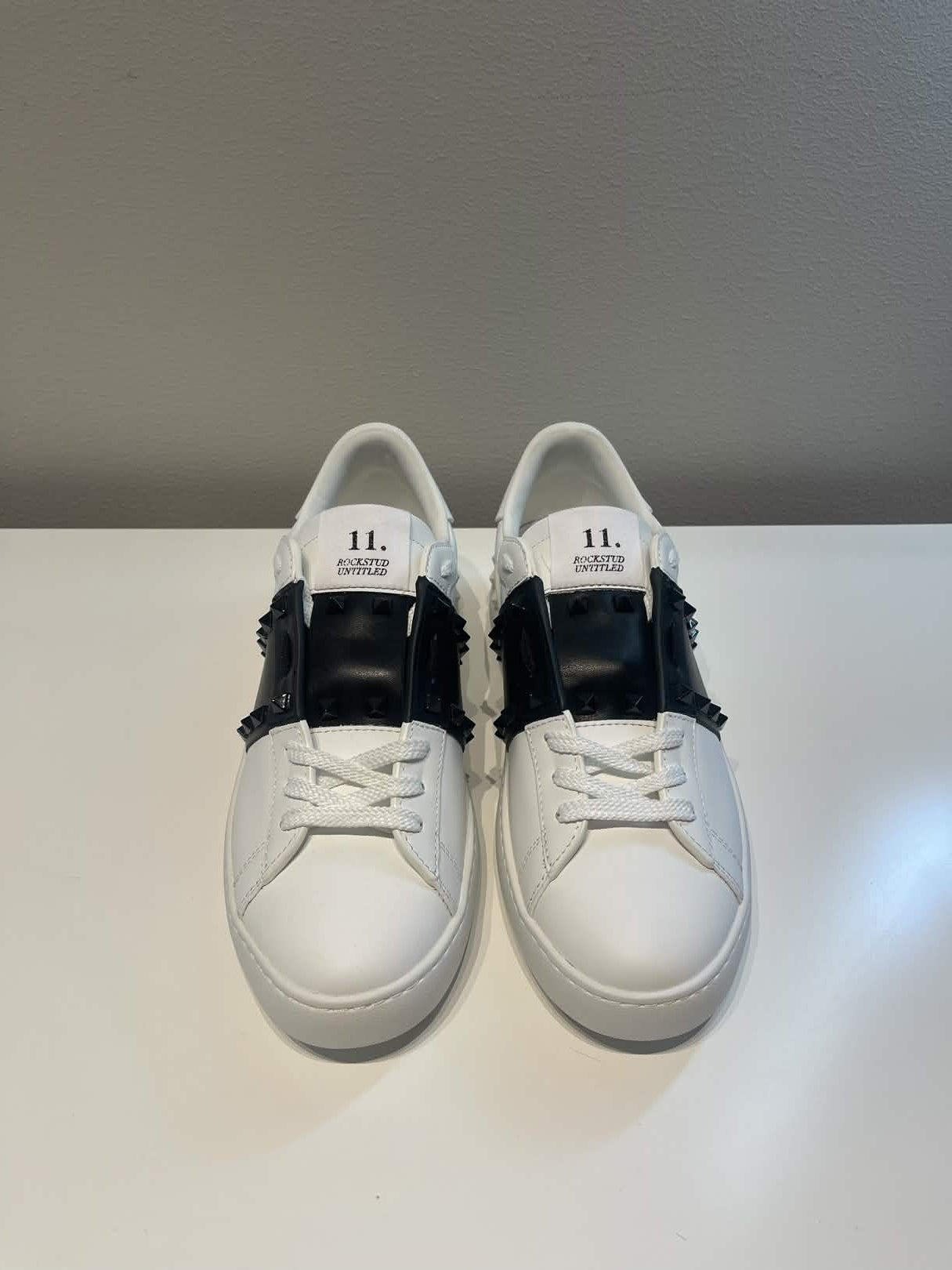 Black-Stripe Rockstud Untitled