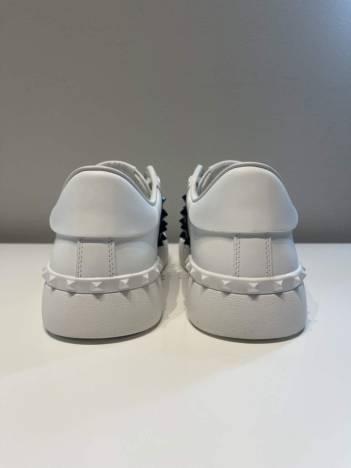 Black-Stripe Rockstud Untitled