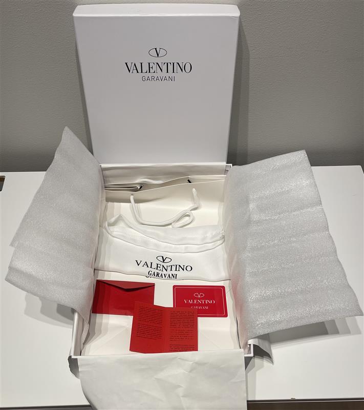 All-White Rockstud Untitled